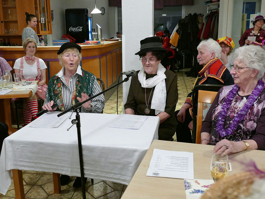 Frauenkarneval der kfd im Landhotel Weinrich (Foto: Karl-Franz Thiede)